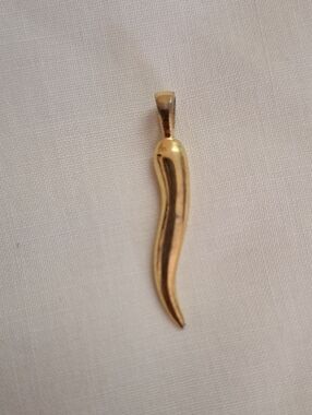 Gold-tone Curved Horn Pendant Necklace Charm